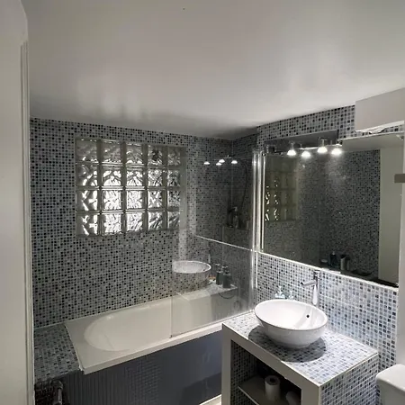 Cozy Parisian In Saint Germain Des Pres * باريس